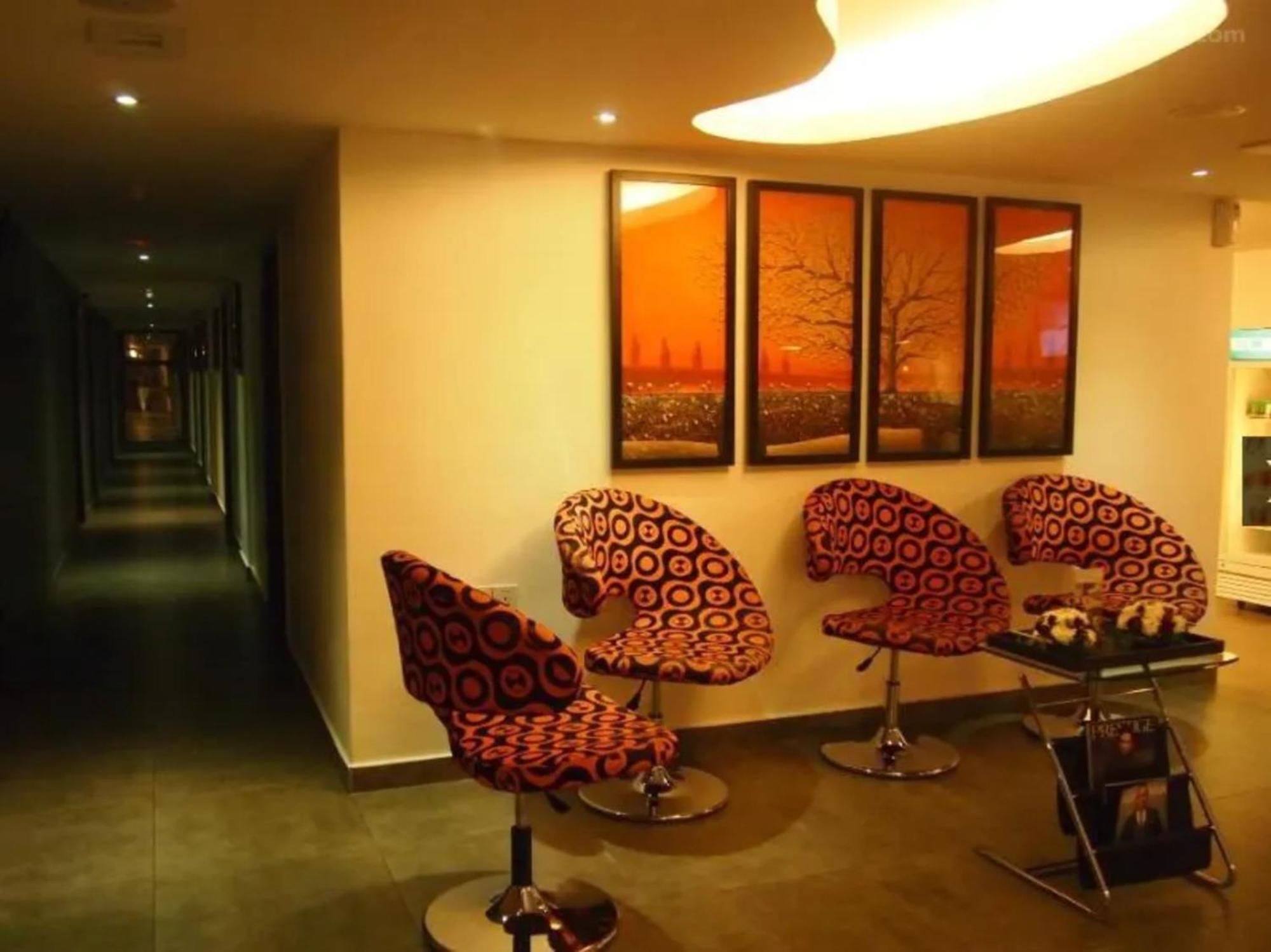 O Crossroads Hotel 3*